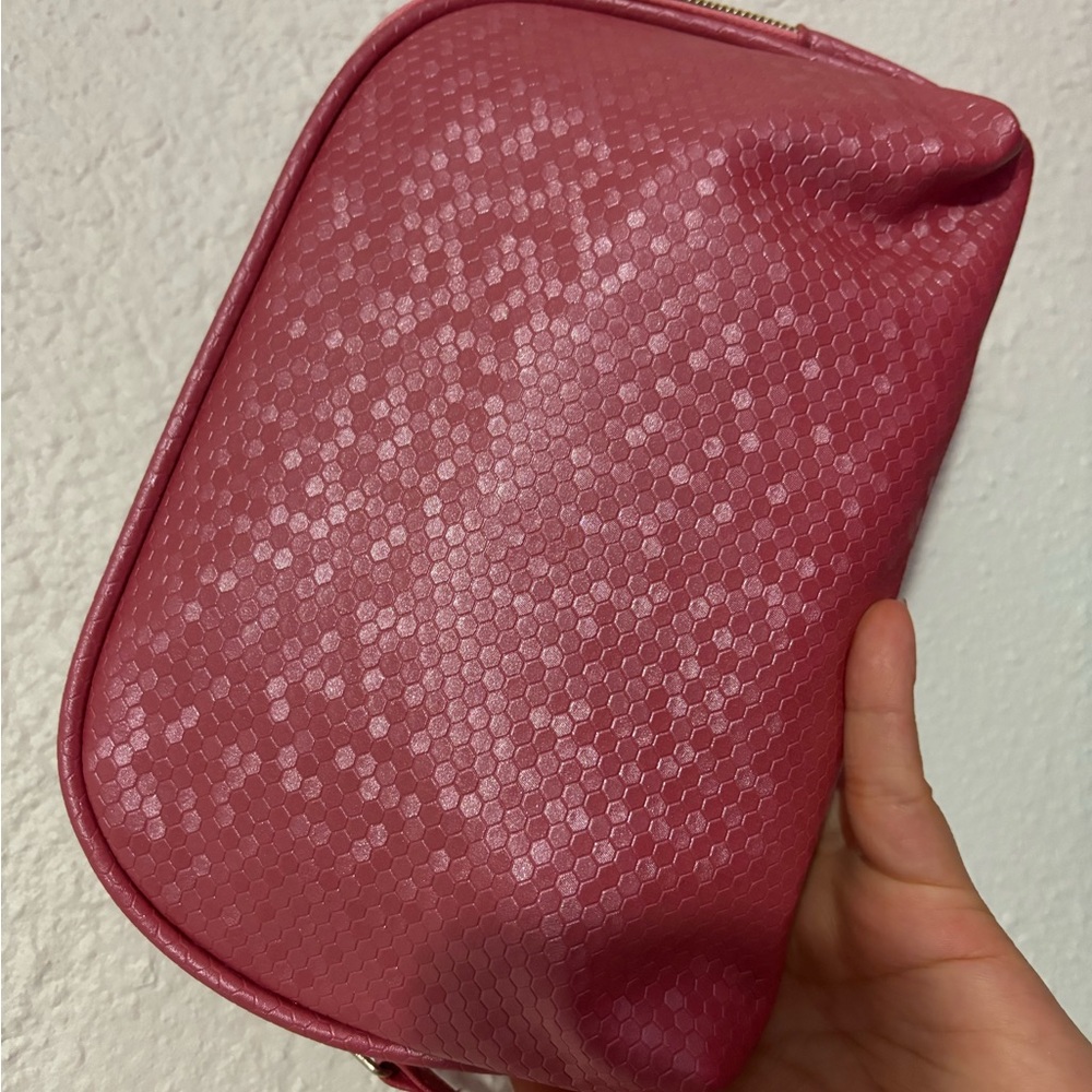 Make up pouch full of goodies - Picture 2 of 3